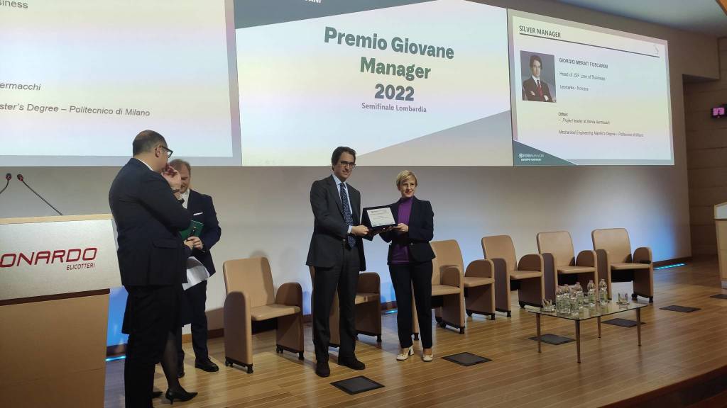 Il premio Giovane manager 2022 alla Leonardo di Vergiate