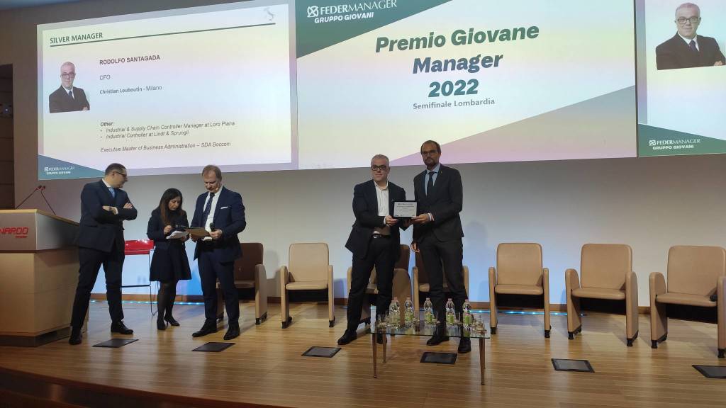 Il premio Giovane manager 2022 alla Leonardo di Vergiate