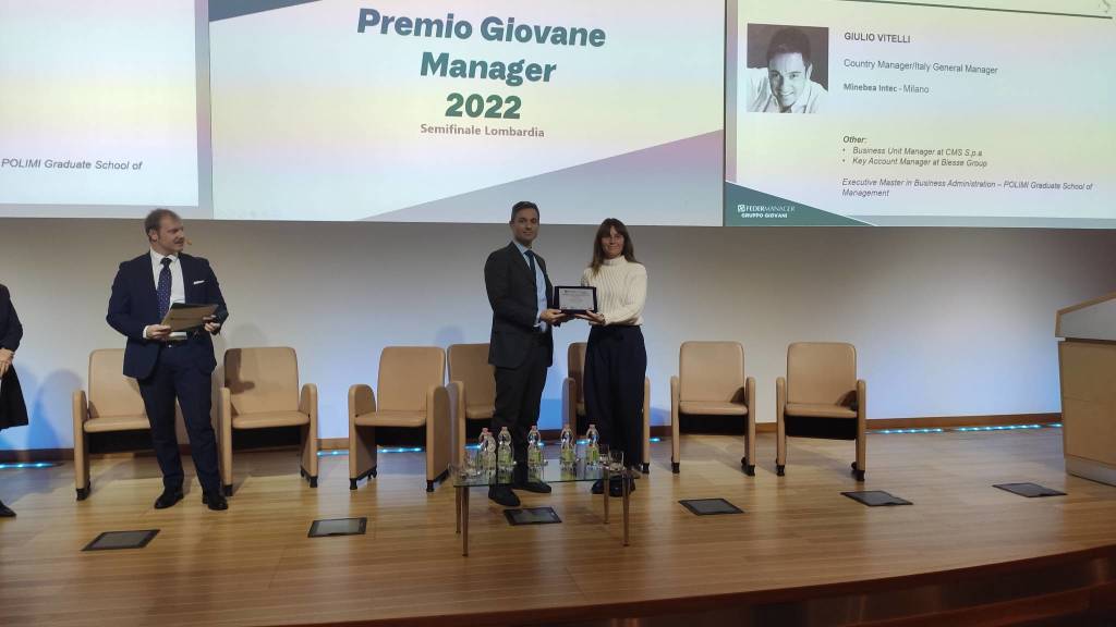 Il premio Giovane manager 2022 alla Leonardo di Vergiate