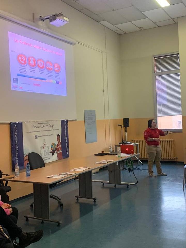 Il progetto "Scuole Cardioprotette" parte dal Liceo Russel di Garbagnate Milanese