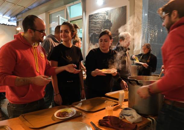 In contrada Legnarello il pranzo della Tradizione