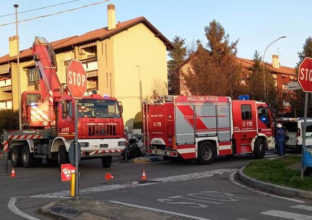 incidente a Gallarate in via Madonna di Campiglio 