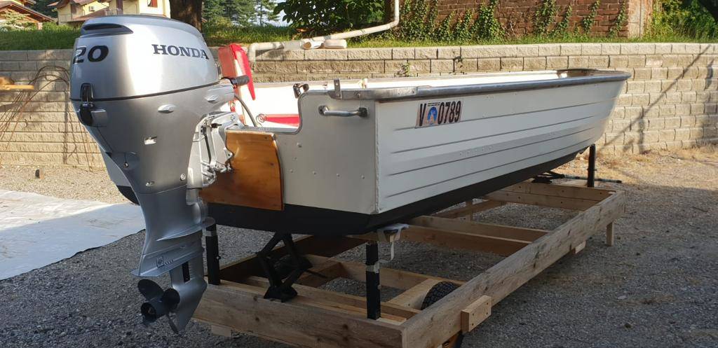 La barca rubata a Sesto Calende