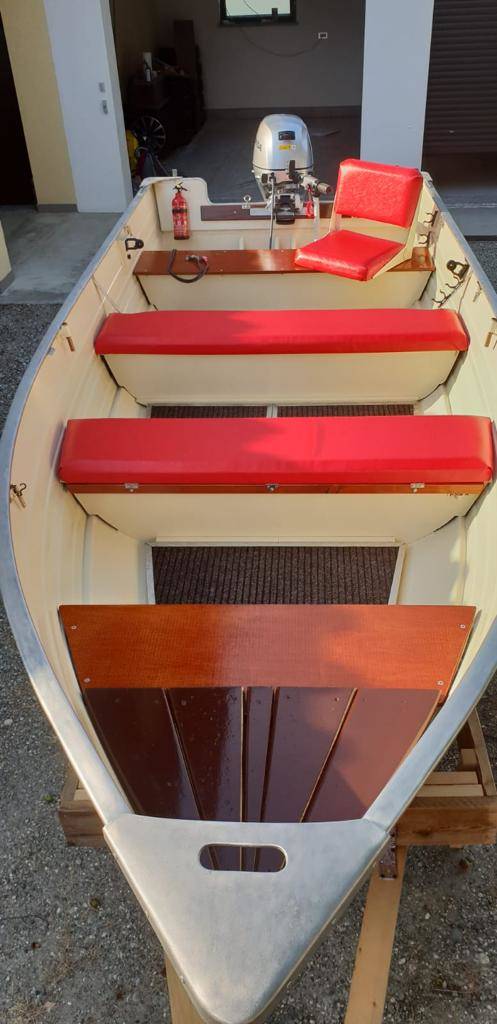 La barca rubata a Sesto Calende