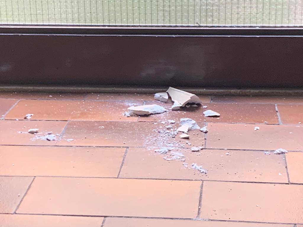La frana contro il condominio di Luino