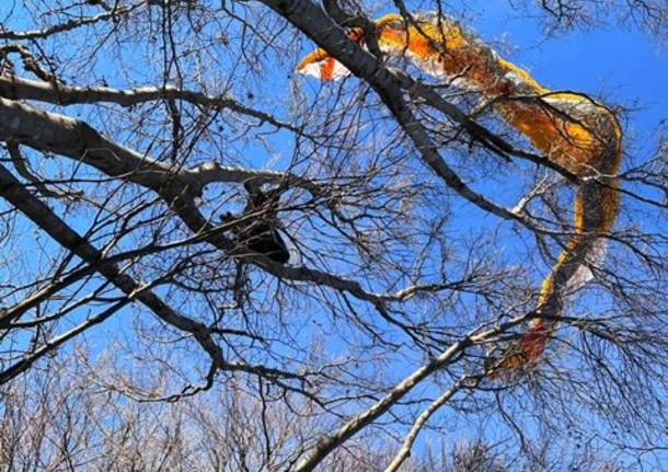 Parapendio precipitato sul Campo dei Fiori
