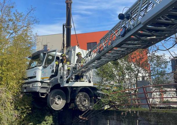 salvataggio incidente camion sieco castellanza 