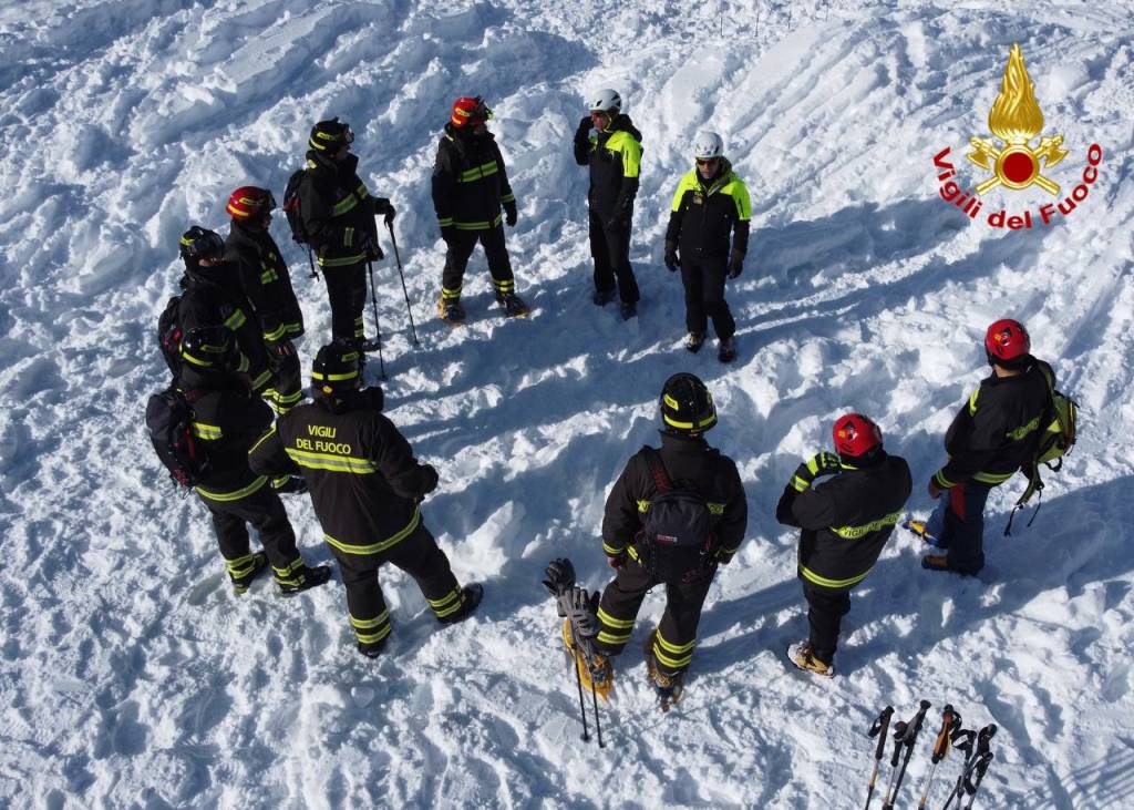 vigili del fuoco neve esercitazione