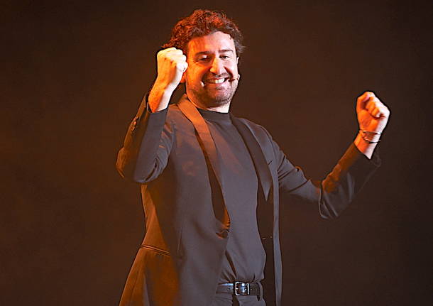 Alessandro Siani con il suo “Extra libertà live tour” al Teatro di Varese