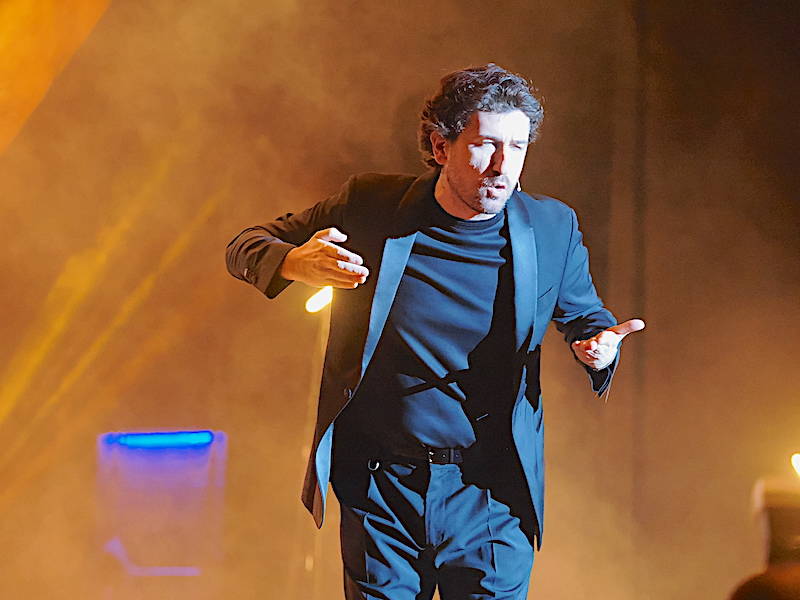 Alessandro Siani con il suo "Extra libertà live tour" al Teatro di Varese