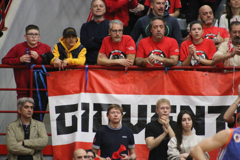 Basket - derby tra Legnano e Sangiorgese 