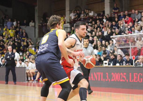Basket: Legnano -Vigevano