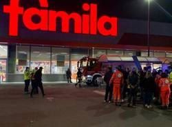 Evacuato un centro commerciale a Castronno