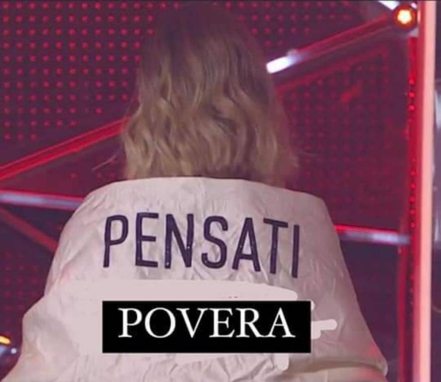 Chiara Ferraagni, la stola e i meme