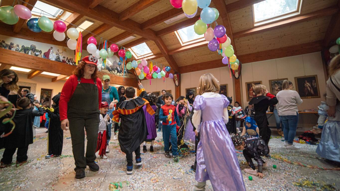 Festa di Carnevale al maniero della contrada San Magno