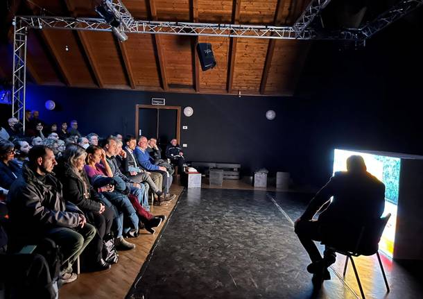 "Gli errori degli altri": allo spazio Yak lo spettacolo che insegna ai dipendenti comunali i pericoli della corruzione