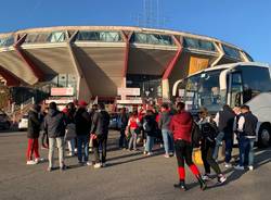 I tifosi di Varese in partenza per Torino