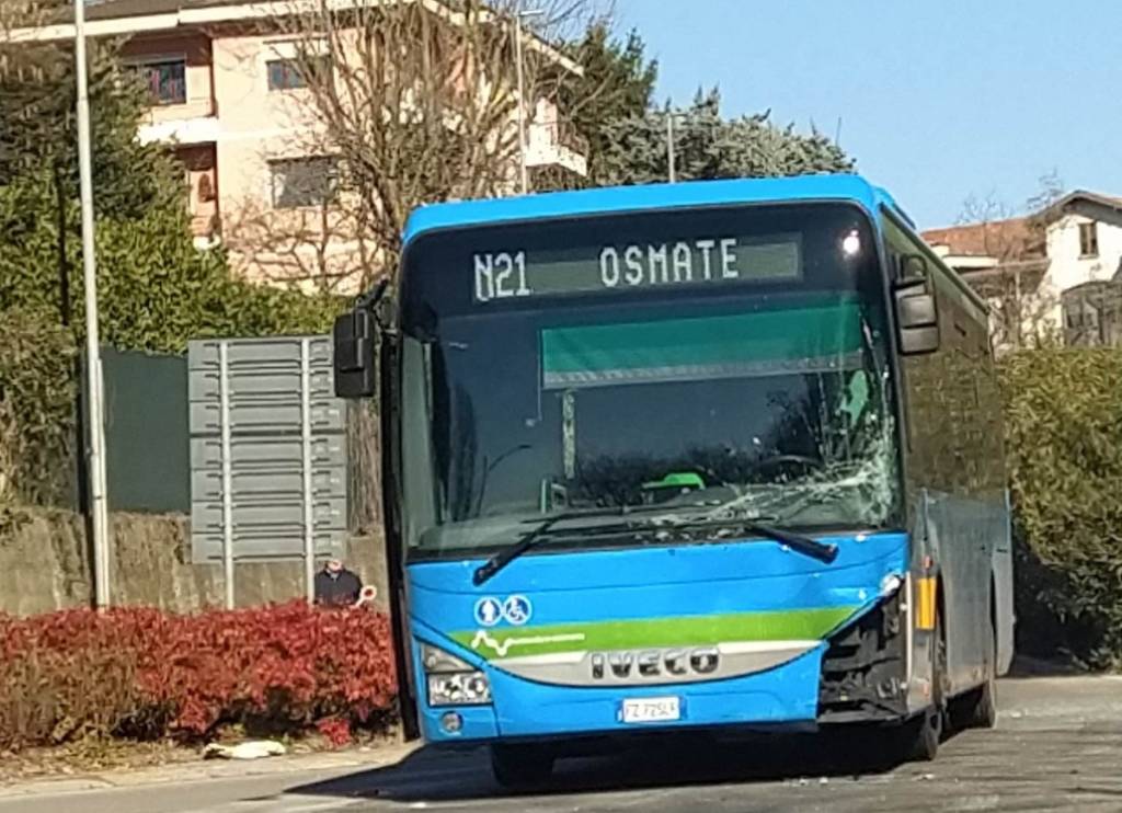 incidente autobus schiranna varese