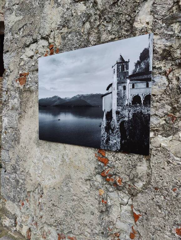 La mostra "Orizzonti liberi" all'Eremo di Santa Caterina del Sasso 