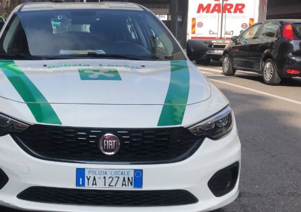 polizia locale incidente via Giussano