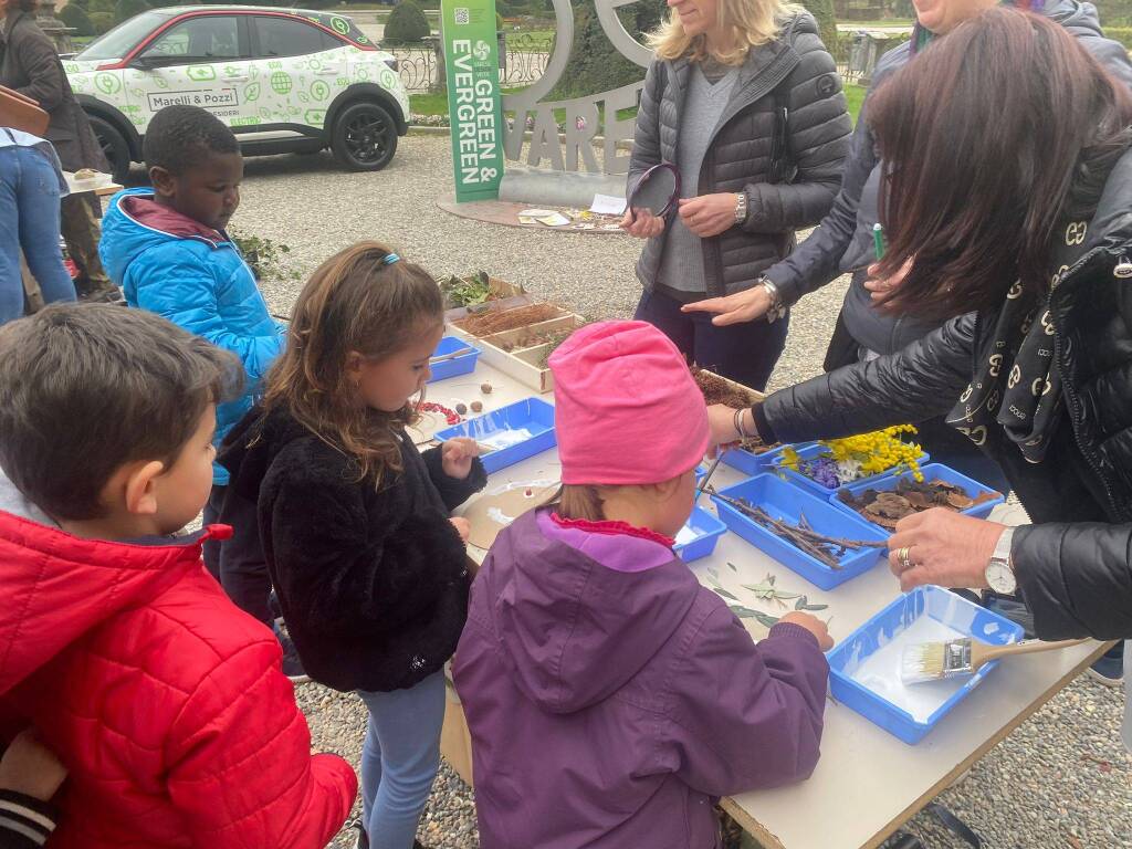 Bambini ai giardini per la Varese design week