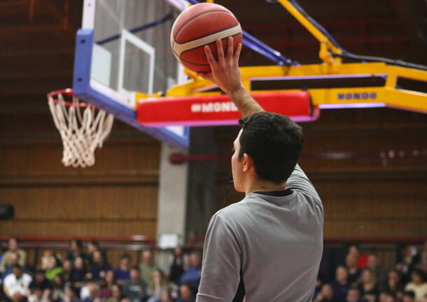 Basket: Legnano sfida Livorno 