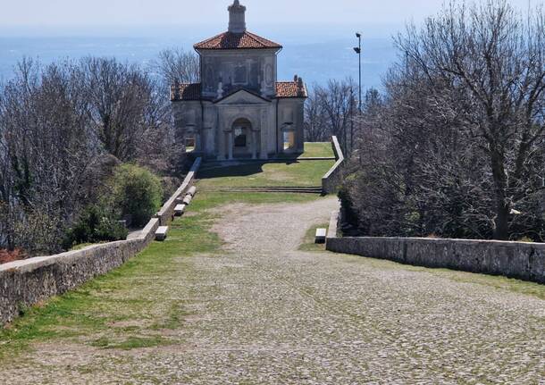 Cai senior al sacro Monte per ripulire la via Sacra