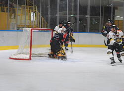 Hockey: Varese batte Bressanone nella gara 3 dei playoff