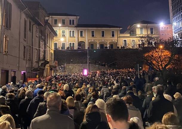 Castellanza - In processione con monsignor Delpini