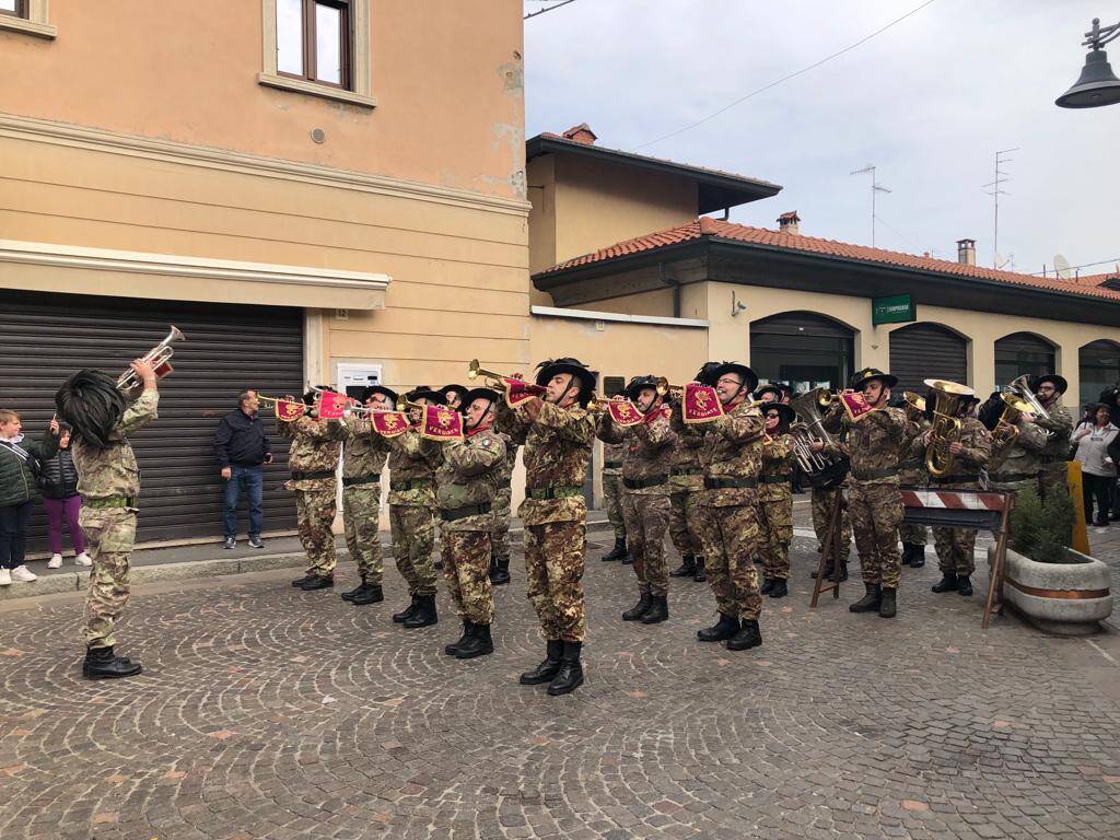 Fagnano Olona festeggia l'anniversario dell'Unità d'Italia con la Fanfara dei bersaglieri di Vergiate