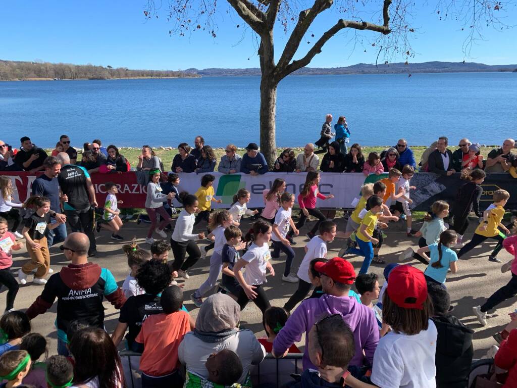 Il "mini trail" per i bambini a Gavirate