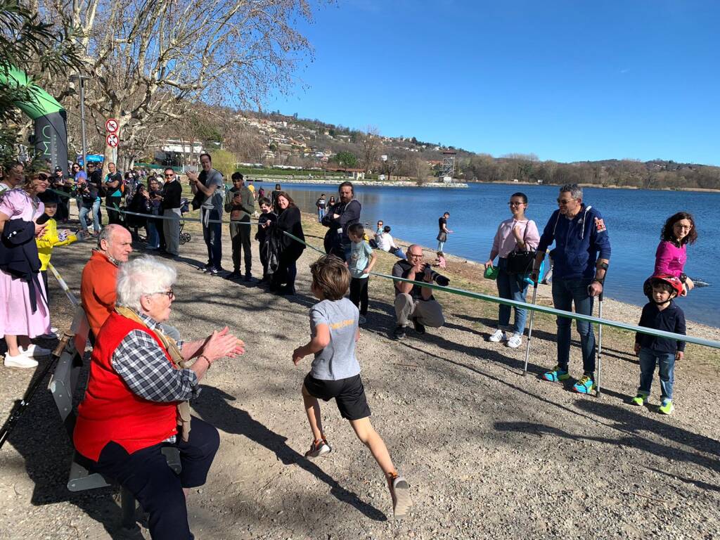 Il "mini trail" per i bambini a Gavirate