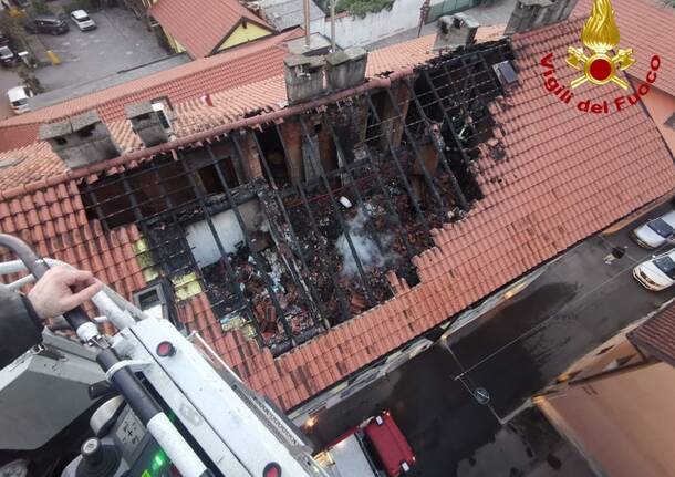 Incendio a Rho Vigili del fuoco