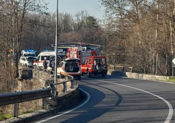 incidente statale sempione vigili del fuoco ambulanze