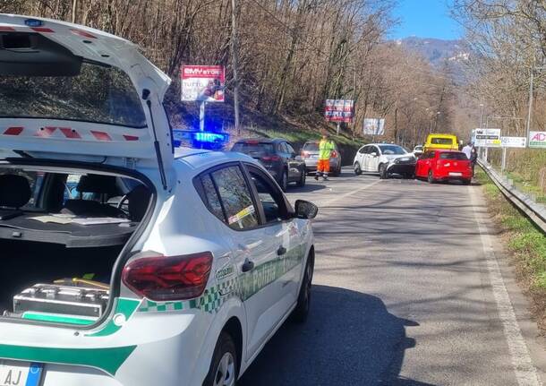 incidente varese viale valganna