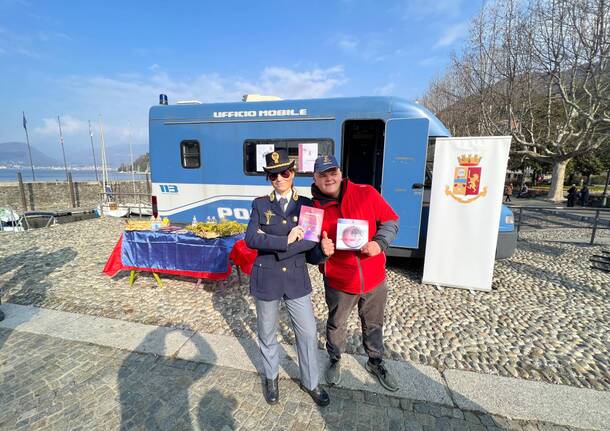 La campagna della Polizia di Stato "Questo non è amore" a Laveno Mombello 