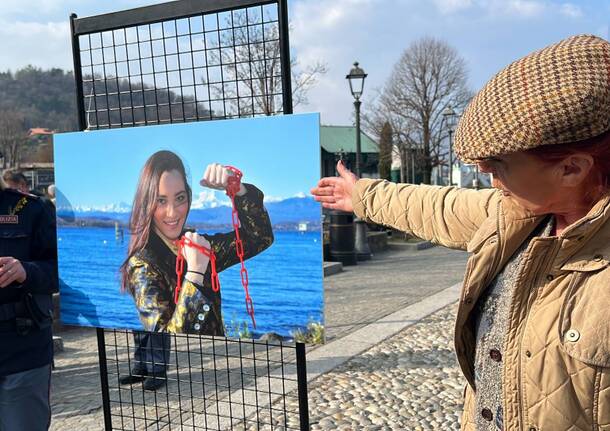 La campagna della Polizia di Stato "Questo non è amore" a Laveno Mombello 