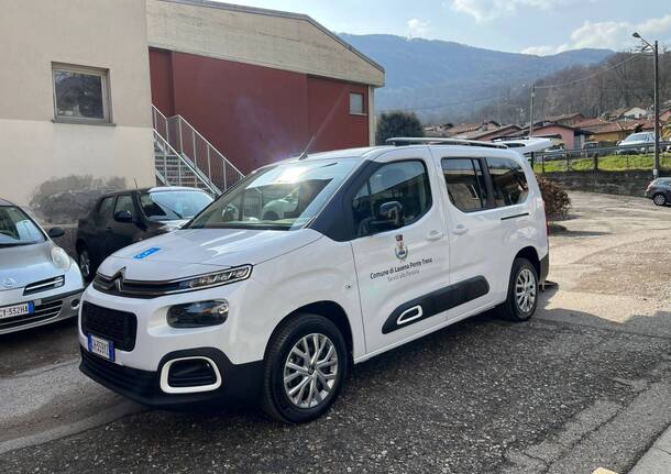 Lavena Ponte Tresa - Nuovo automezzo per il trasporto di anziani e disabili