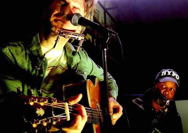 Lorenzo Bertocchi, folk singer