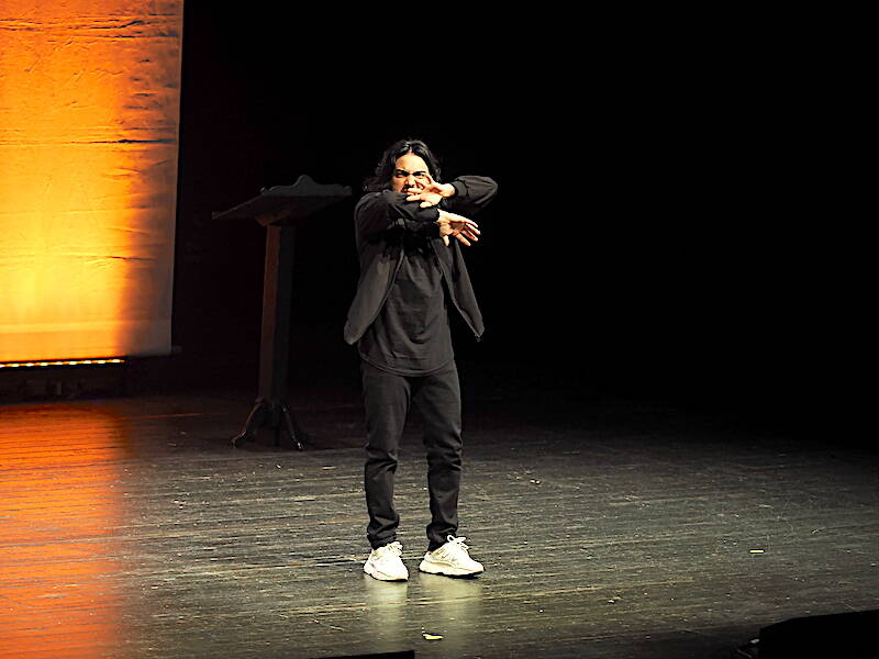 Max Angioni al Teatro di Varese 