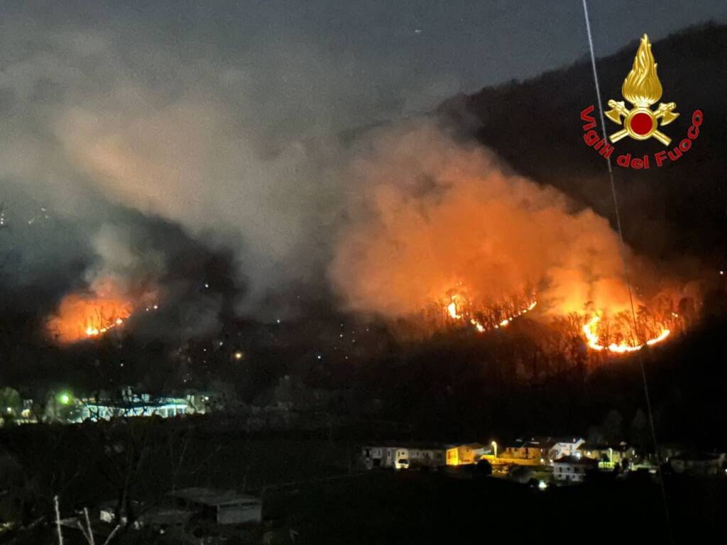 Riprende l'incendio di Montegrino Valtravaglia