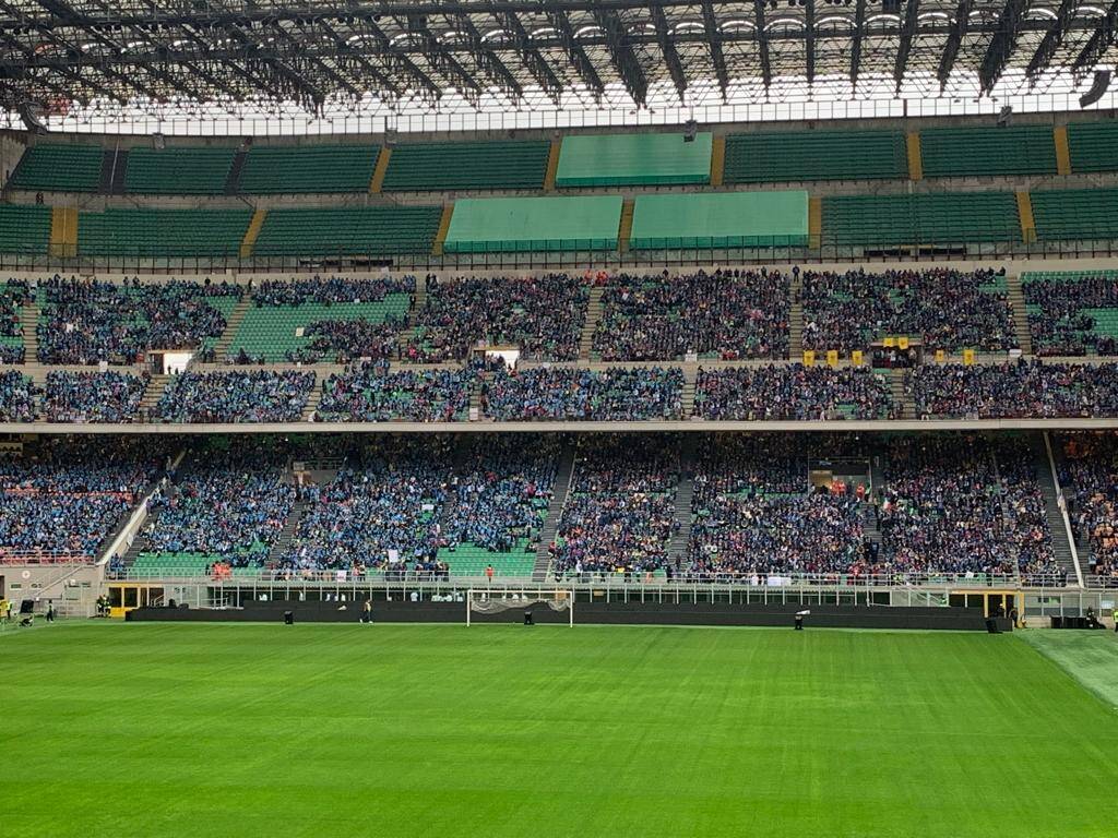 San Siro "invaso" dai cresimandi 
