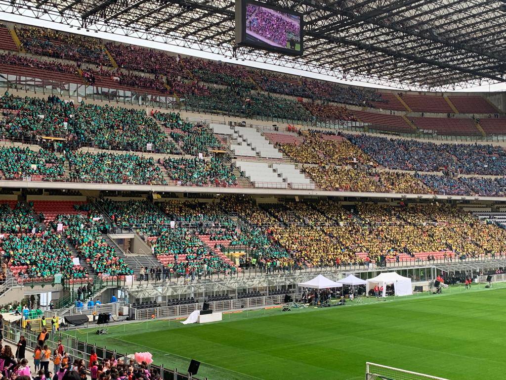San Siro "invaso" dai cresimandi 