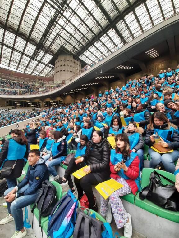 San Siro "invaso" dai cresimandi 