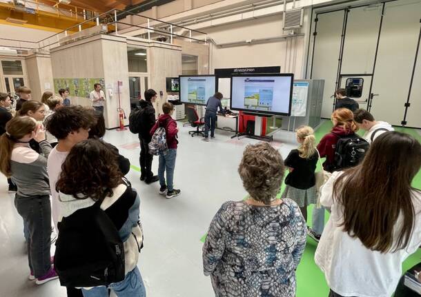 Between ecology and algorithms, the “science competition” for 145 students from European schools in Varese has come to an end