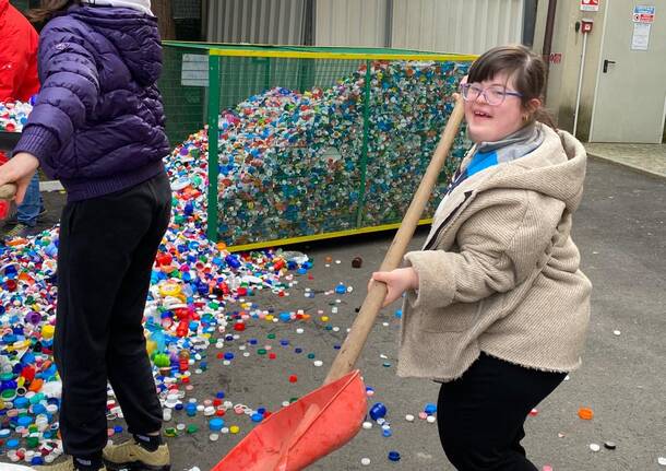 Tappi plastica l'Alveare Buguggiate 2023