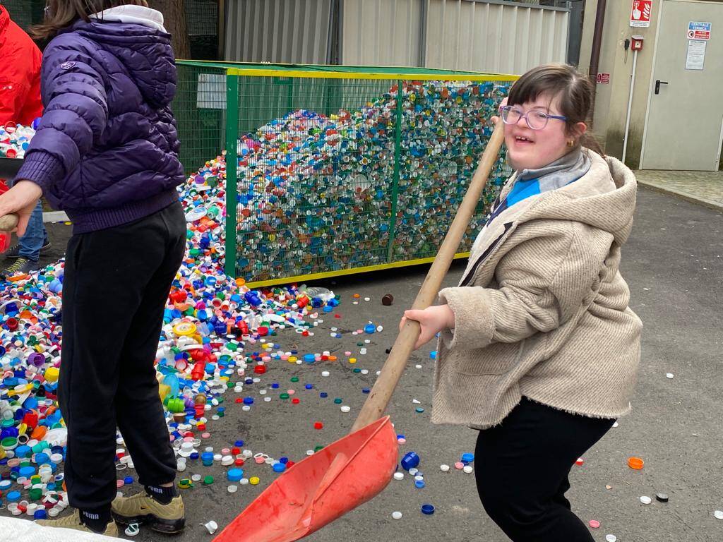 Tappi plastica l'Alveare Buguggiate 2023
