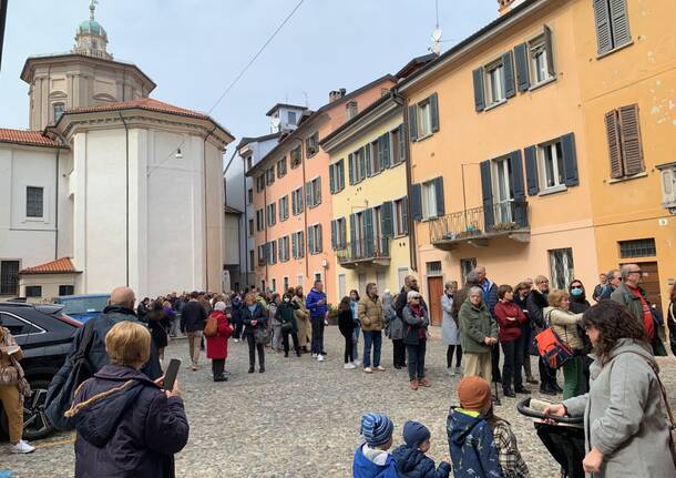 A Varese tutti in fila per il risotto solidale firmato da chef Barzetti