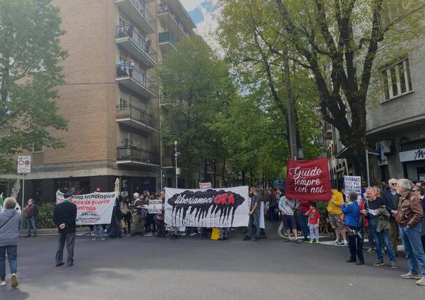 A Saronno un 25 aprile contestato dagli anarchici. Miglino: bandiere del Pd divisive 