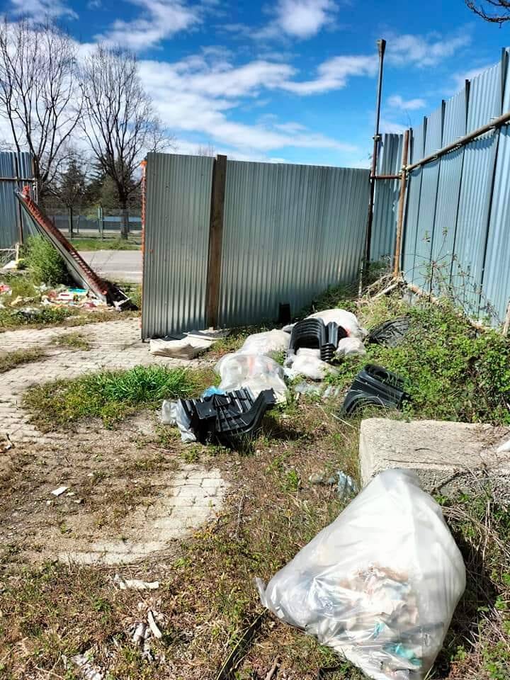 Allarme degrado al "Fungo" di Garbatola, segnalati abusivi nell'albergo mai terminato